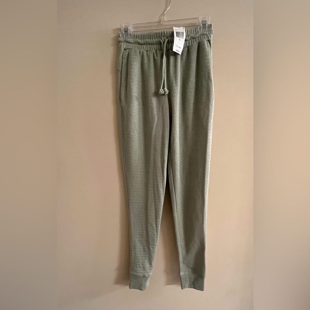 NWT junior girl joggers